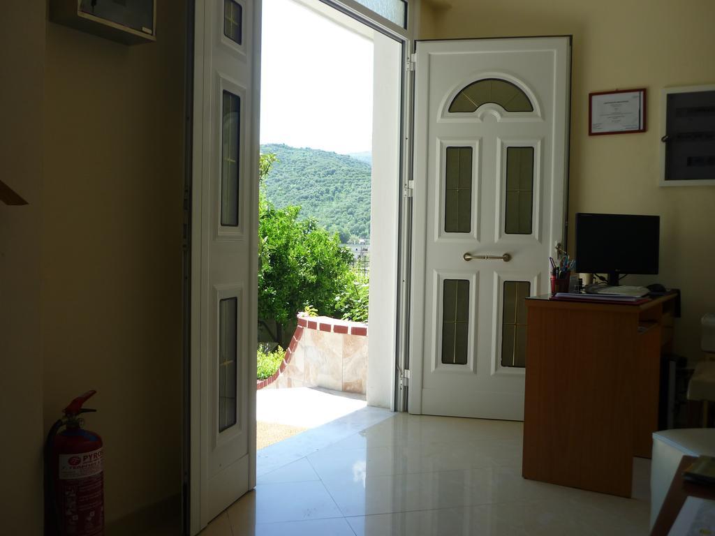 Villa Basilika Vlorë Exterior foto